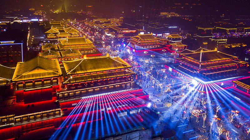 大唐不夜城景区夜景。曲江文旅股份供图